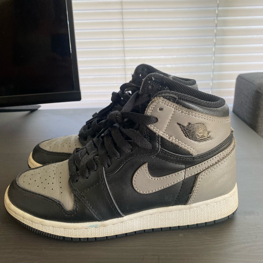 Nike Air Jordan 1 High - Shadow 1